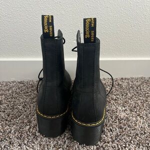 DR MARTENS WOMEN'S LEATHER HEELED BOOTS